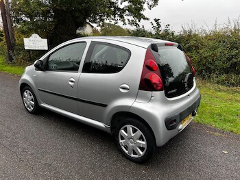 Used Peugeot 107 2012 for sale - 76945989: Photo