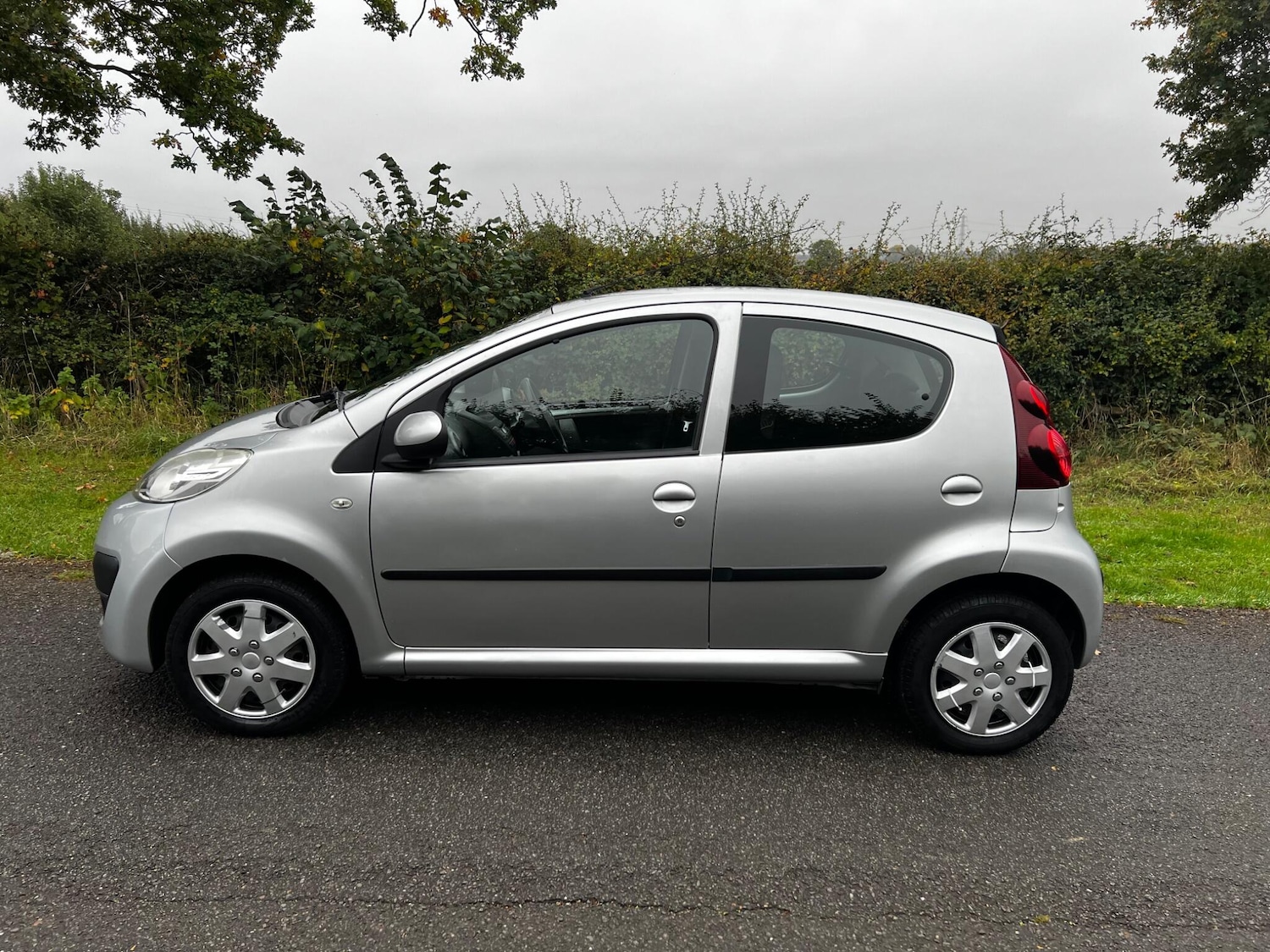 Used Peugeot 107 2012 for sale - 76945989: Photo 6