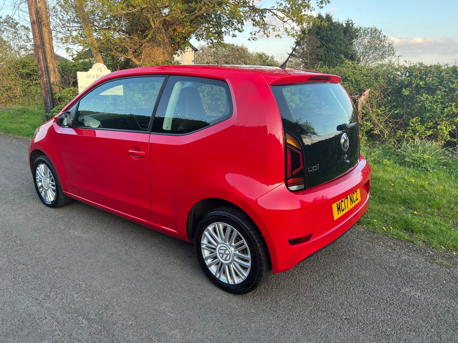 Used Volkswagen up! 2017 for sale - 76958832: Photo 4