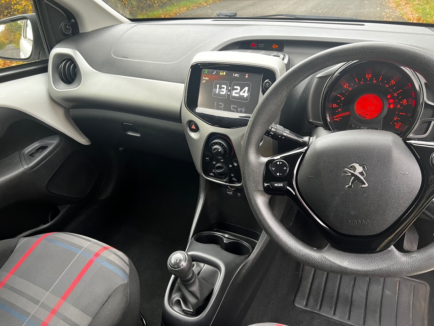 Used Peugeot 108 2015 for sale - 76958808: Photo 12