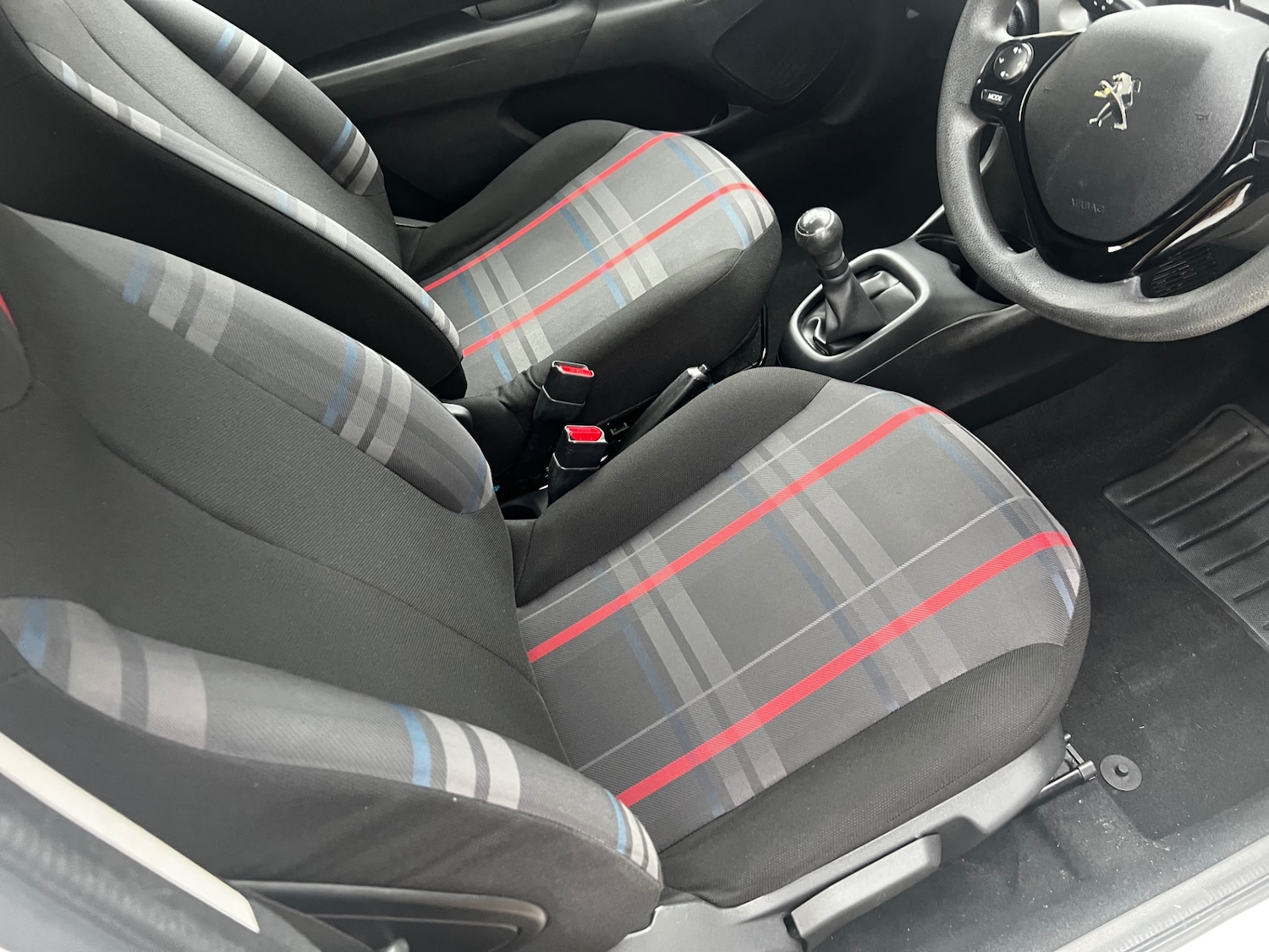 Used Peugeot 108 2015 for sale - 76958808: Photo 13