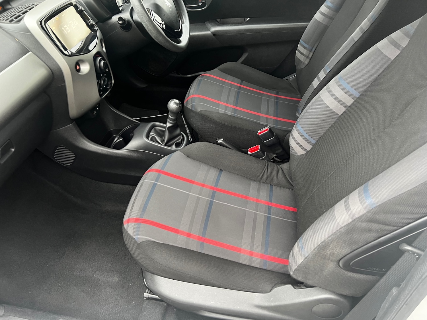 Used Peugeot 108 2015 for sale - 76958808: Photo 15