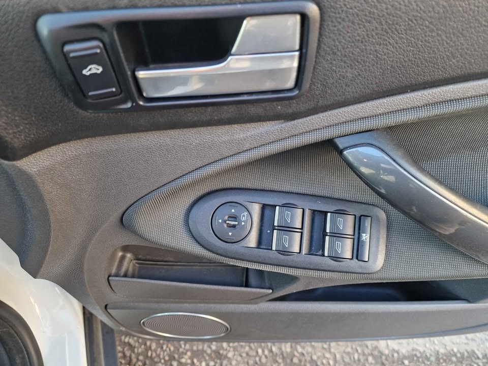 Used Ford Kuga 2012 for sale - 76848875: Photo 14