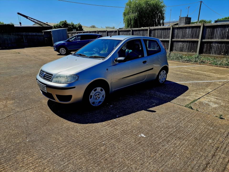 Used Fiat Punto 2005 for sale - 76908211: Photo 2