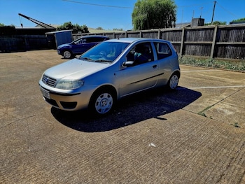 Used Fiat Punto 2005 for sale - 76908211: Photo