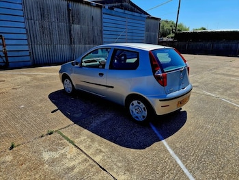 Used Fiat Punto 2005 for sale - 76908211: Photo