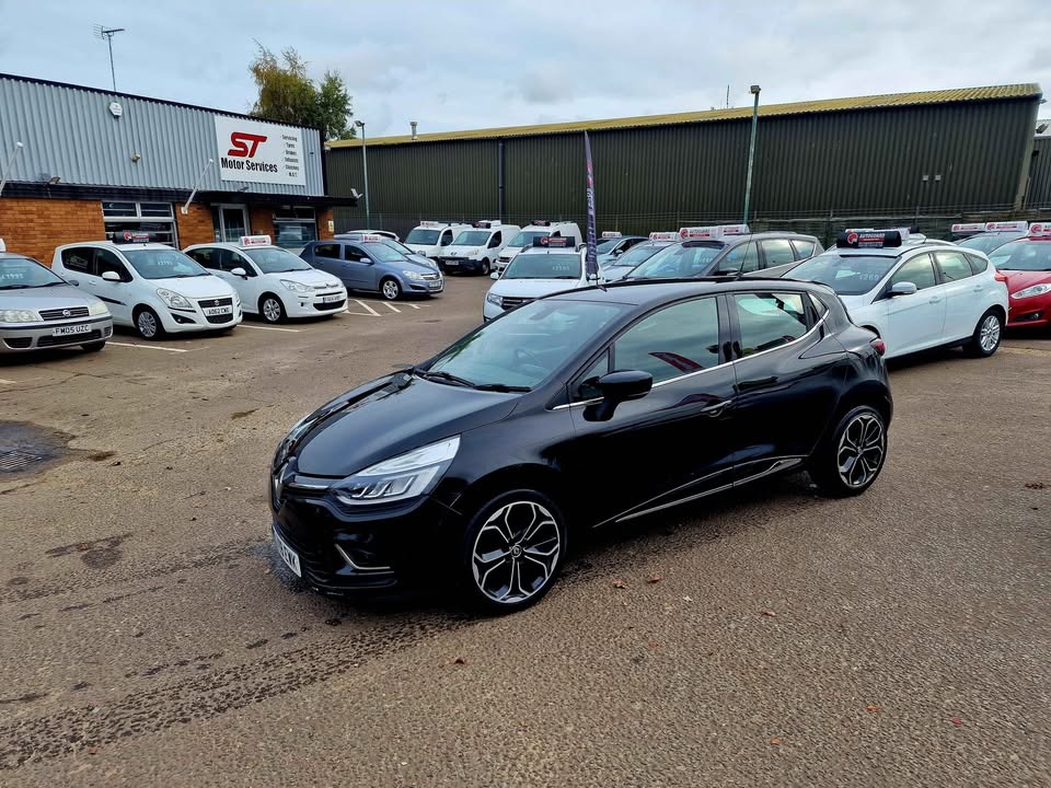 Used Renault Clio 2018 for sale - 76909026: Photo 2