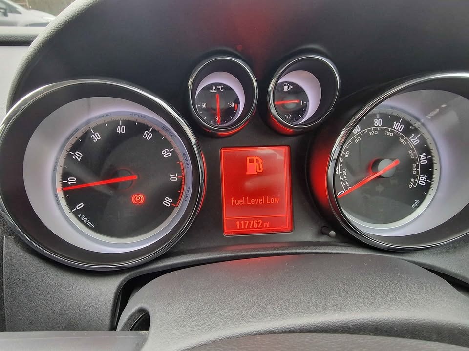 Used Vauxhall Astra 2012 for sale - 77403483: Photo 11