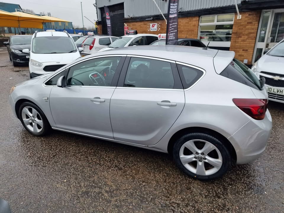 Used Vauxhall Astra 2012 for sale - 77403483: Photo 4