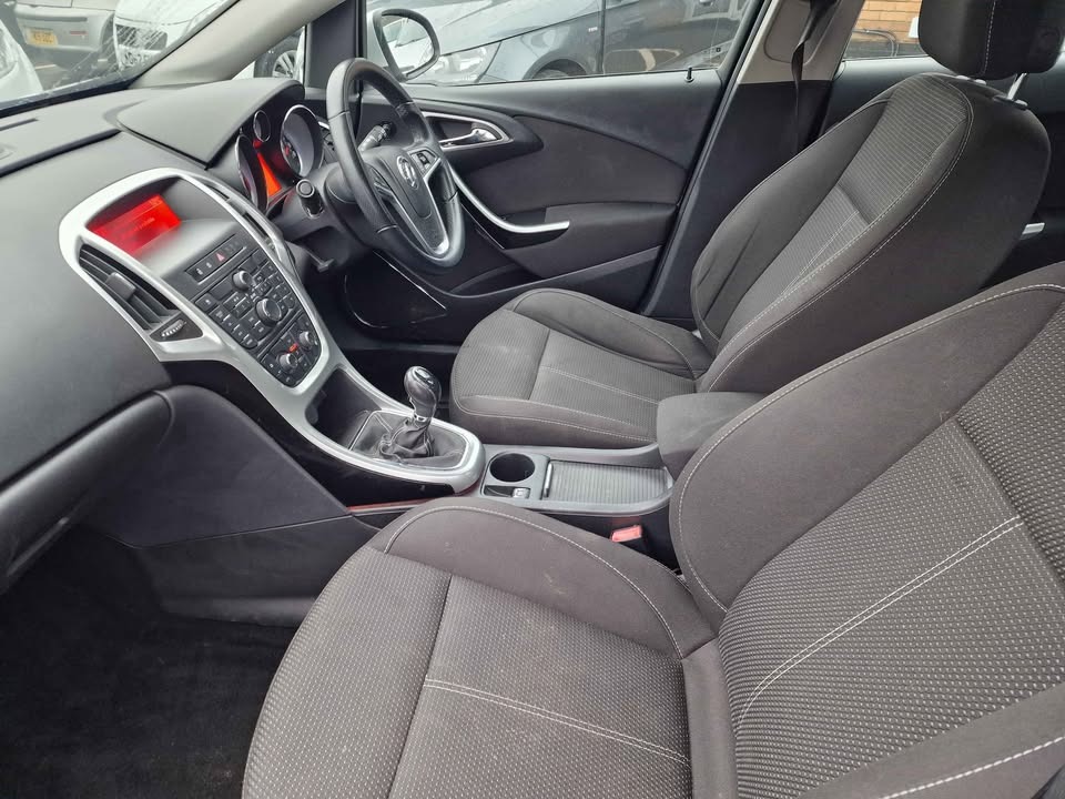 Used Vauxhall Astra 2012 for sale - 77403483: Photo 8