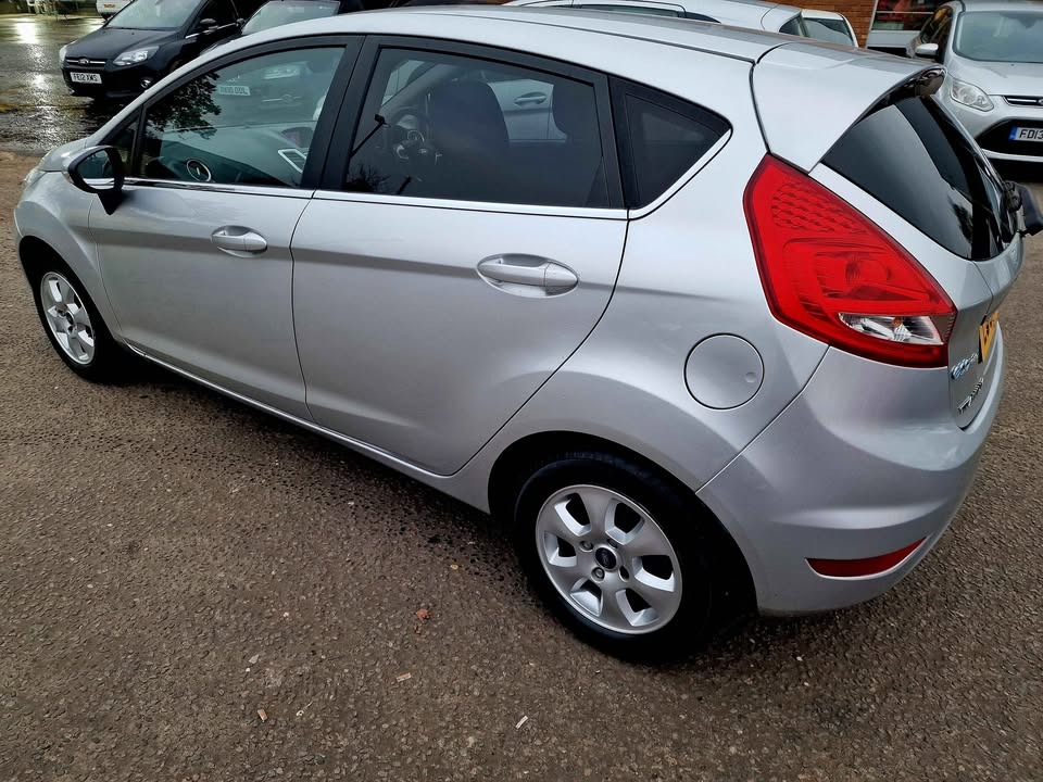 Used Ford Fiesta 2011 for sale - 76904450: Photo 4