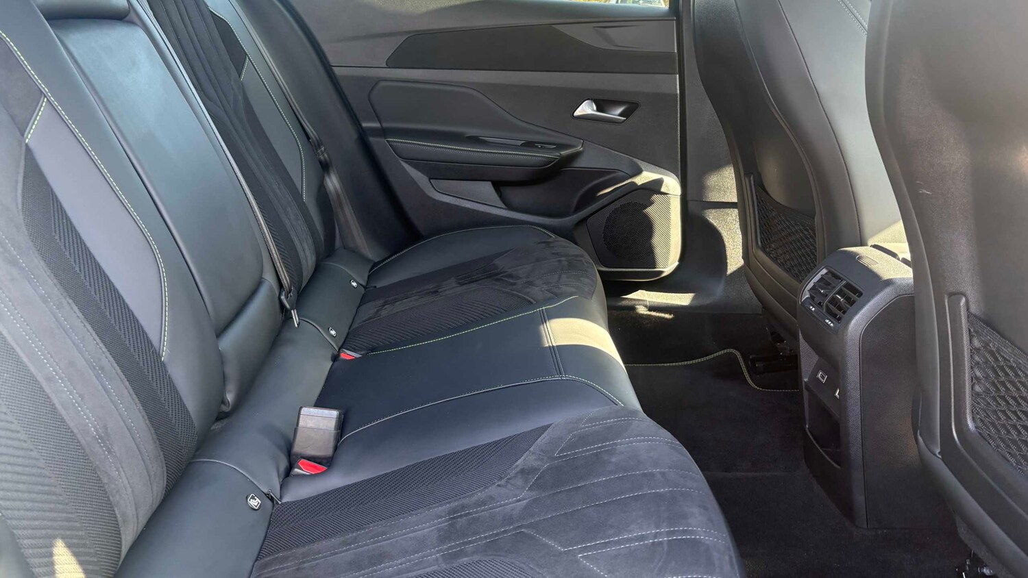 Used Peugeot 408 2023 for sale - 78208939: Photo 16