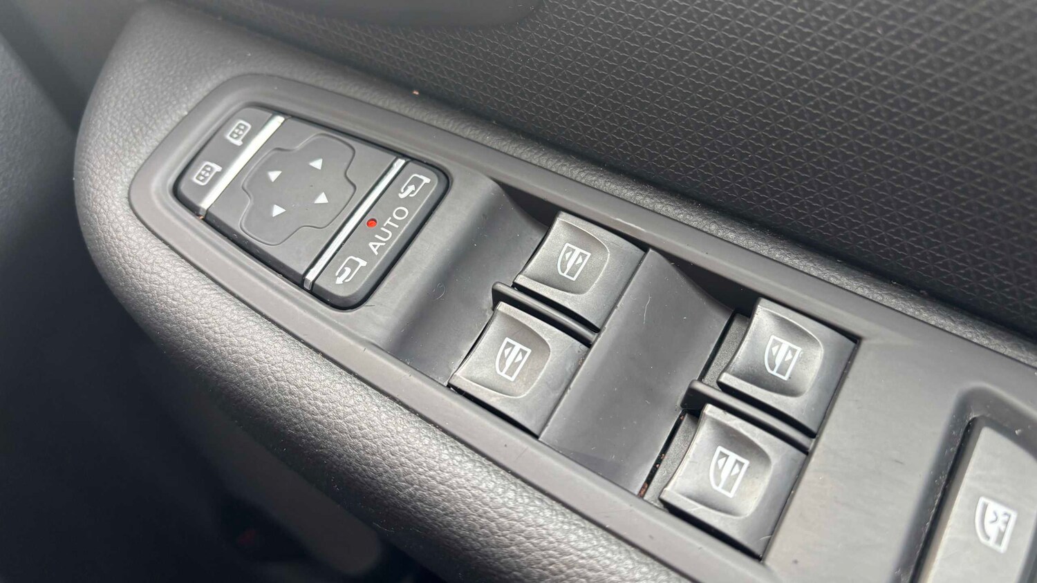 Used Renault Clio for sale - 77858453: Photo 21