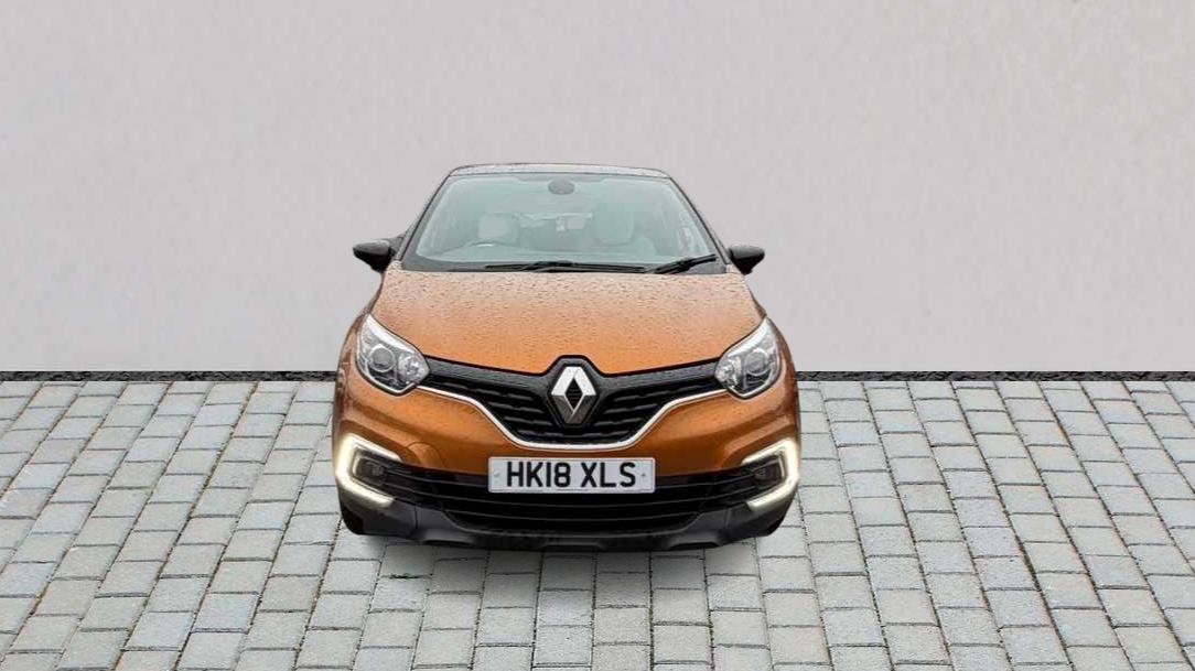 Used Renault Captur for sale - 77860908: Photo 2