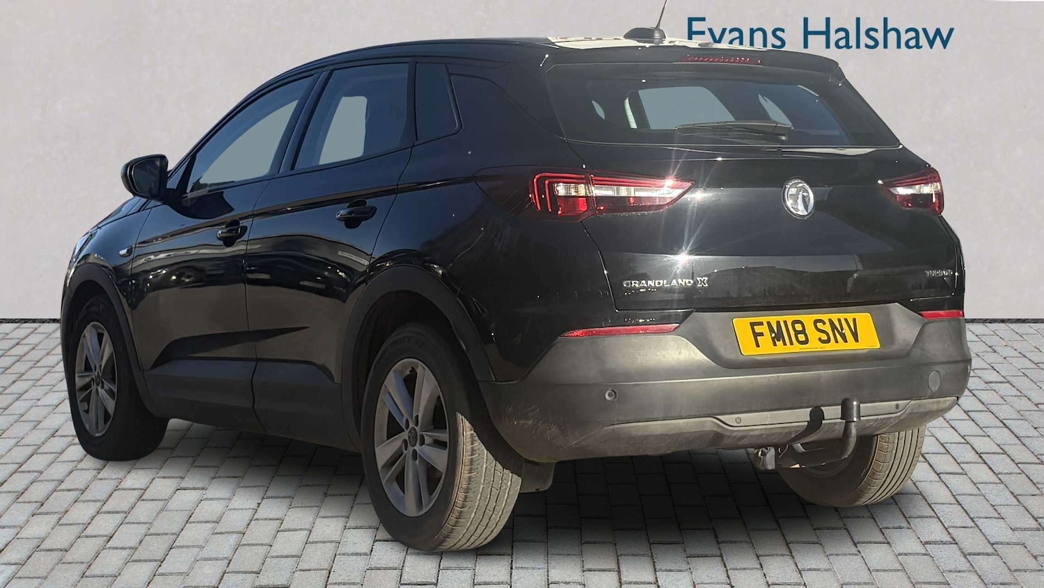 Used Vauxhall Grandland X 2018 for sale - 77943016: Photo 2