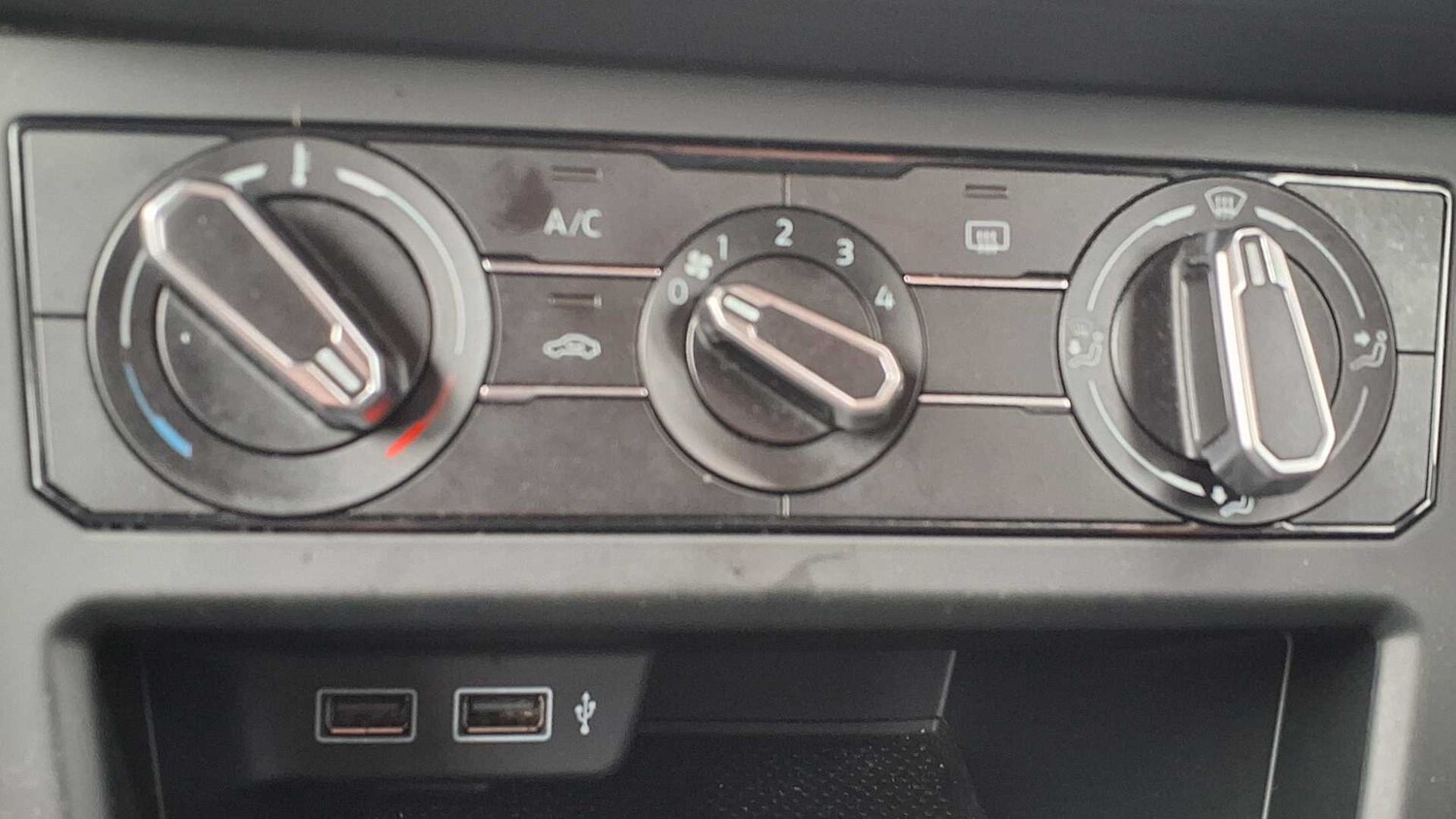 Used Volkswagen Polo for sale - 77860799: Photo 25