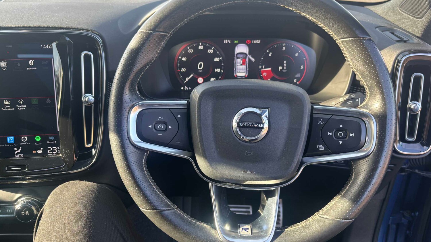 Used Volvo XC40 for sale - 77856815: Photo 19