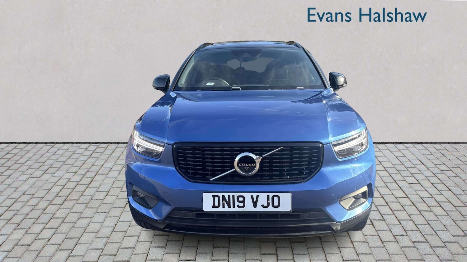 Used Volvo XC40 for sale - 77856815: Photo 4