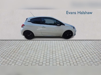 Used Peugeot 208 2017 for sale - 78961153: Photo