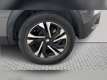 Used Peugeot 2008 2021 for sale - 79523721: Photo