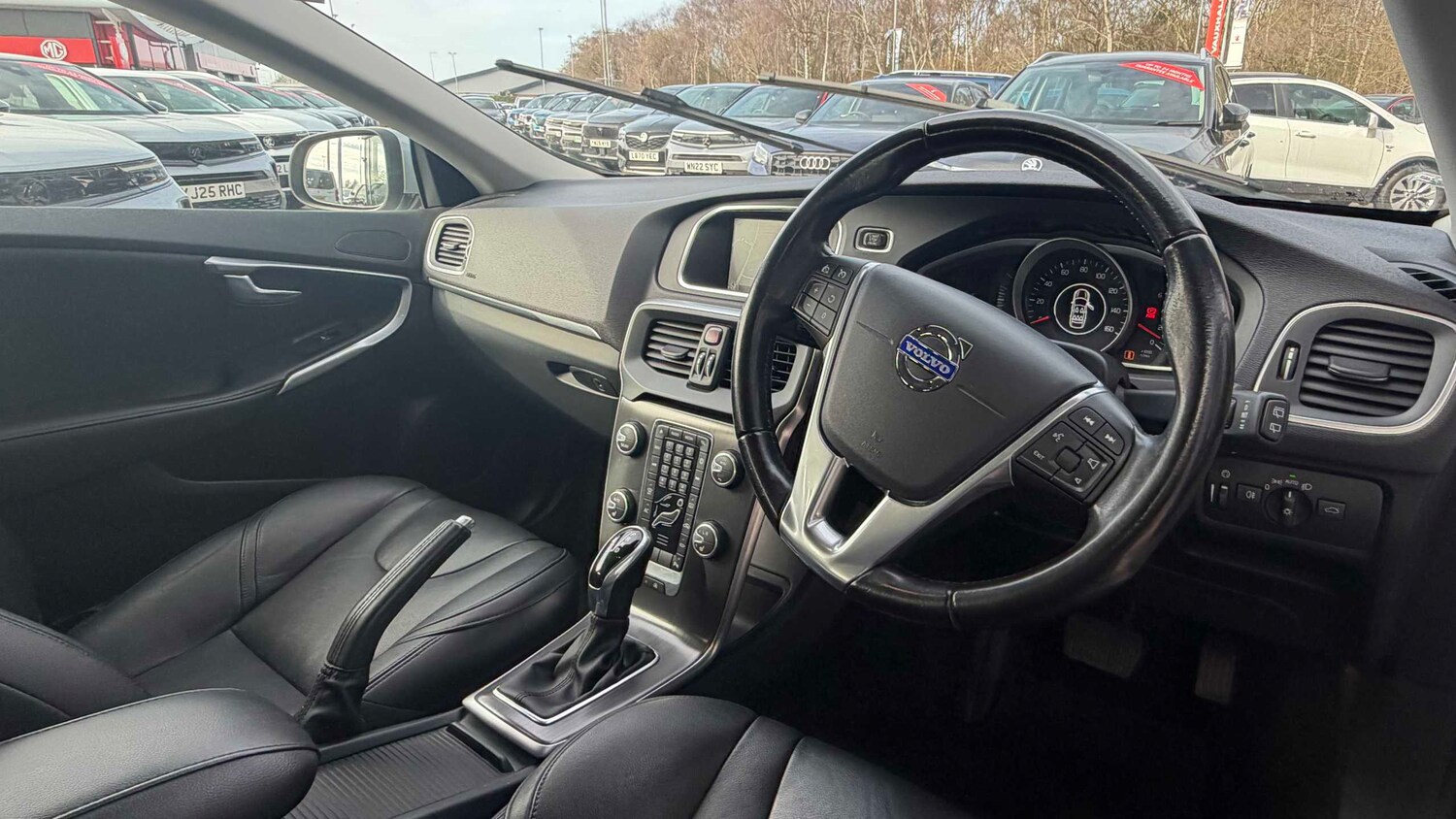 Used Volvo V40 2015 for sale - 77856557: Photo 10