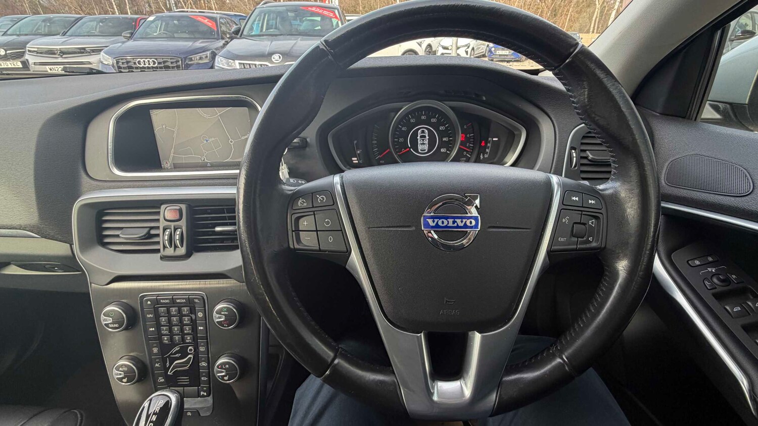 Used Volvo V40 2015 for sale - 77856557: Photo 11