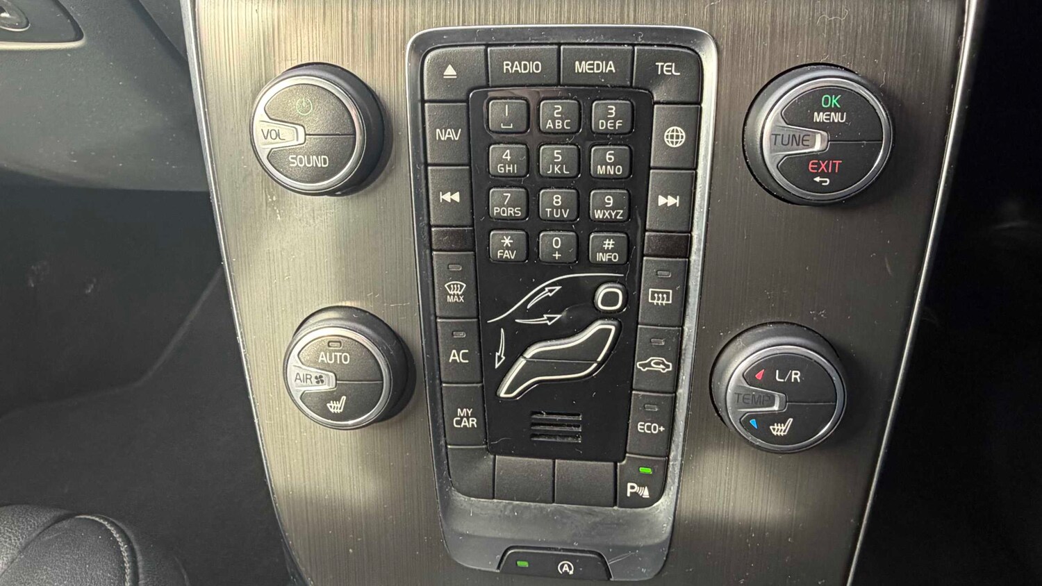 Used Volvo V40 2015 for sale - 77856557: Photo 14