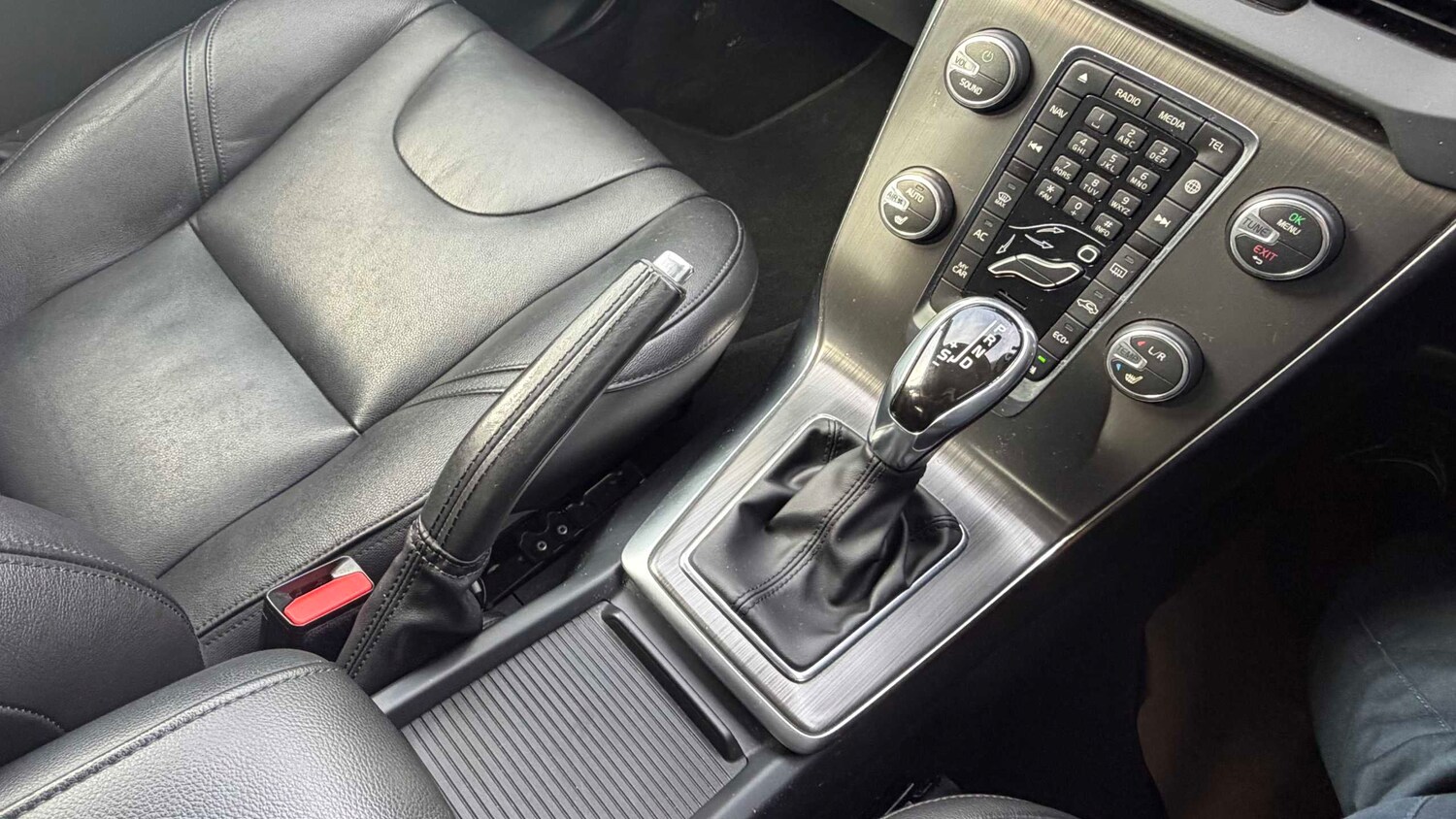 Used Volvo V40 2015 for sale - 77856557: Photo 16