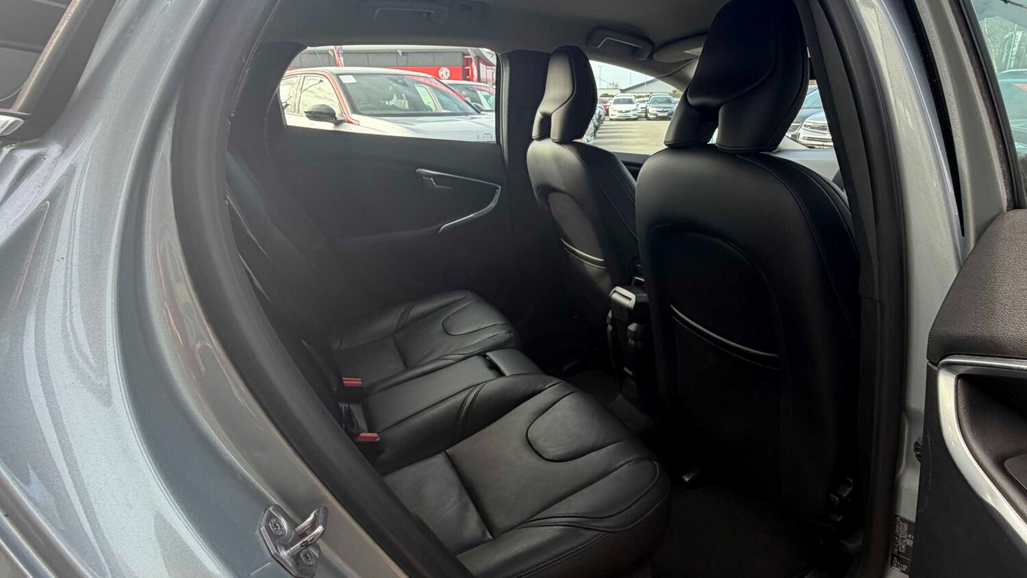 Used Volvo V40 2015 for sale - 77856557: Photo 8