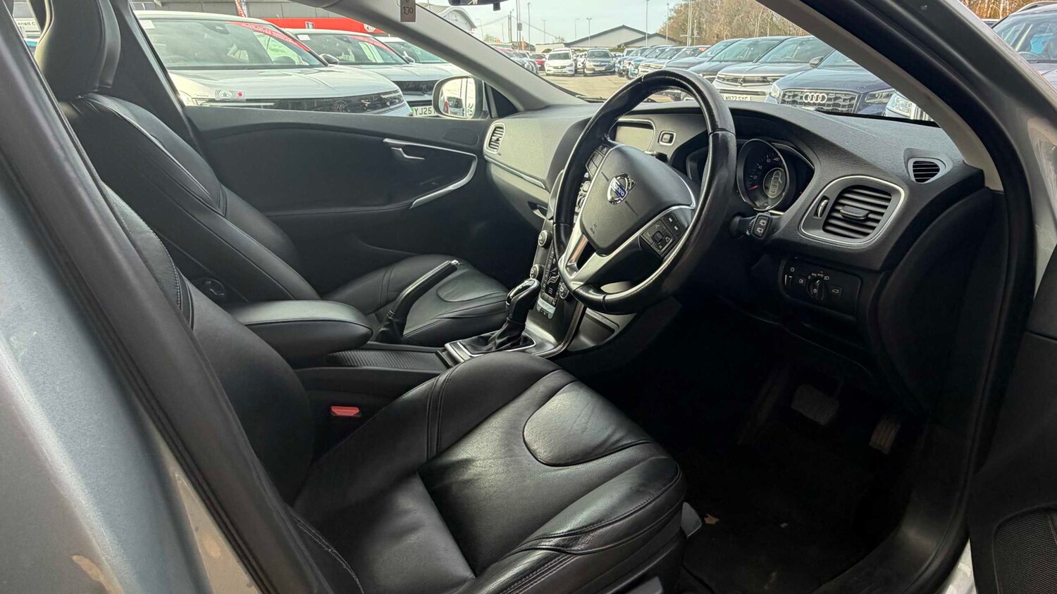 Used Volvo V40 2015 for sale - 77856557: Photo 9