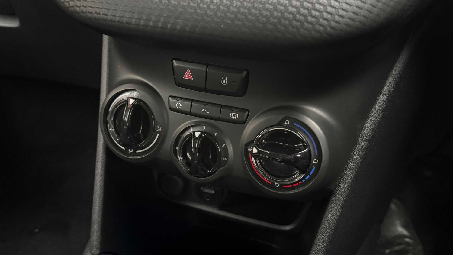 Used Peugeot 208 for sale - 77858810: Photo 23