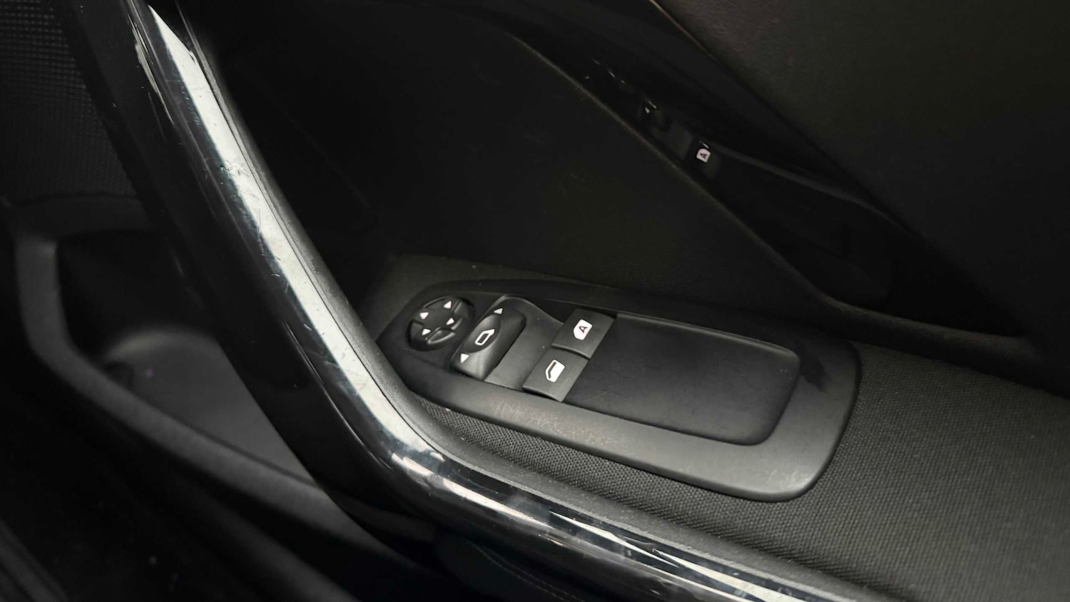 Used Peugeot 208 for sale - 77858810: Photo 24