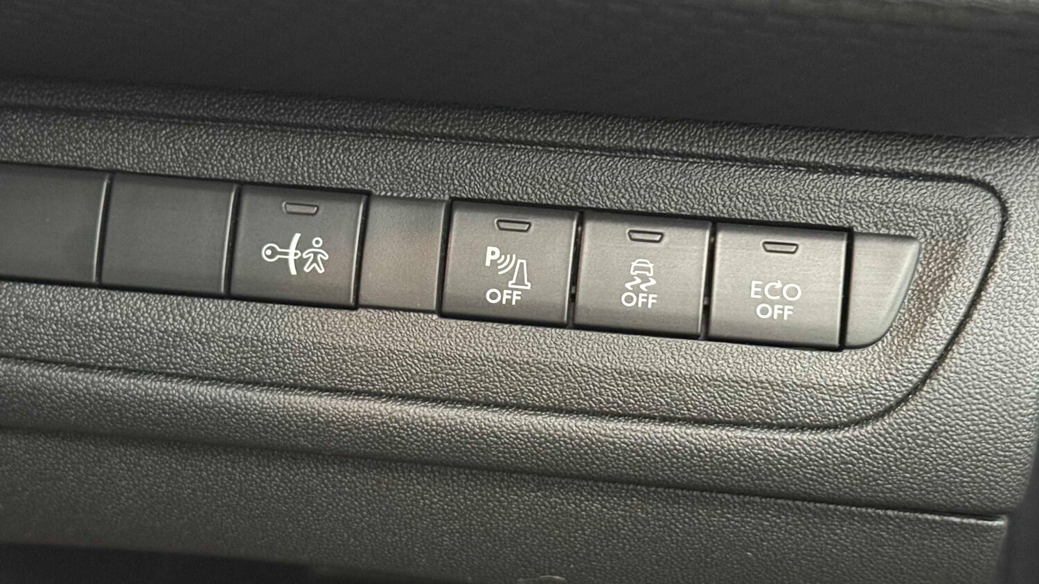 Used Peugeot 208 for sale - 77858810: Photo 29