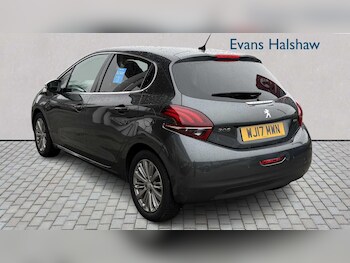 Used Peugeot 208 2017 for sale - 77858810: Photo