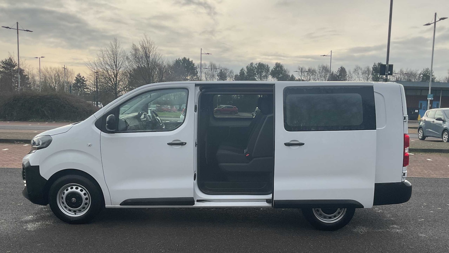 Used Vauxhall Vivaro 2025 for sale - 77857517: Photo 10