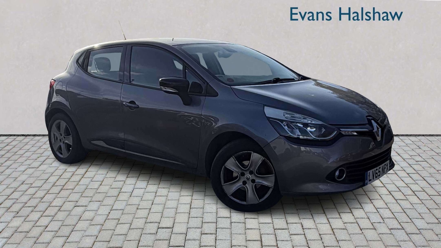 Used Renault Clio 2015 for sale - 77856986: Photo 2