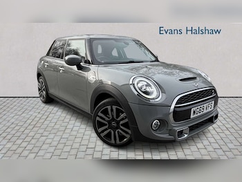 Used MINI Hatch 2019 for sale - 78010527: Photo