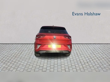 Used Volkswagen T-Roc 2022 for sale - 77861824: Photo