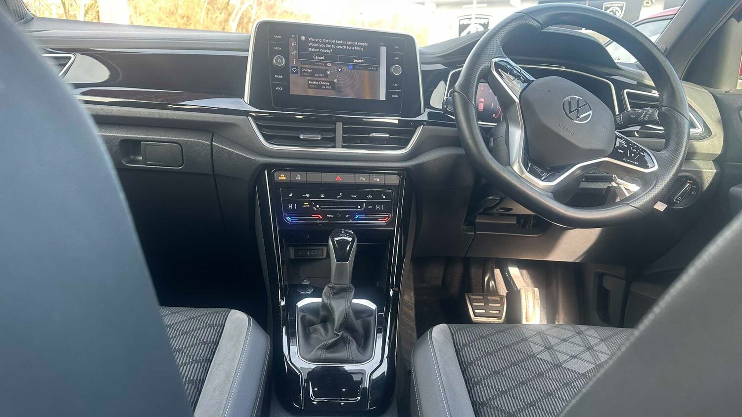 Used Volkswagen T-Roc for sale - 77861824: Photo 7