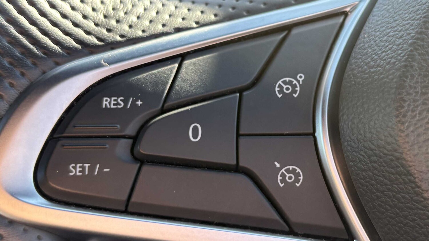 Used Renault Clio 2021 for sale - 78118733: Photo 33