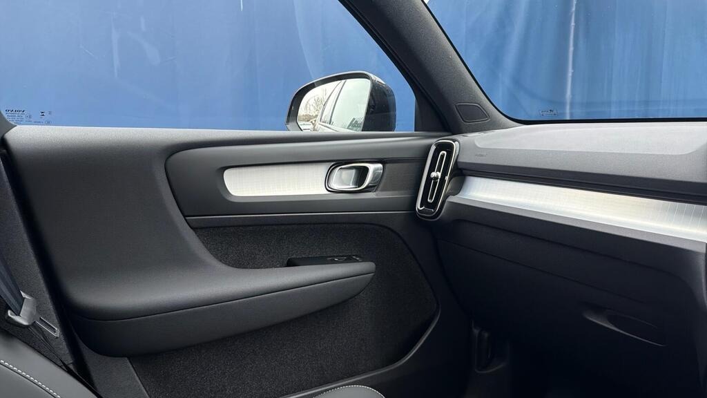 Used Volvo XC40 2025 for sale - 77953817: Photo 18