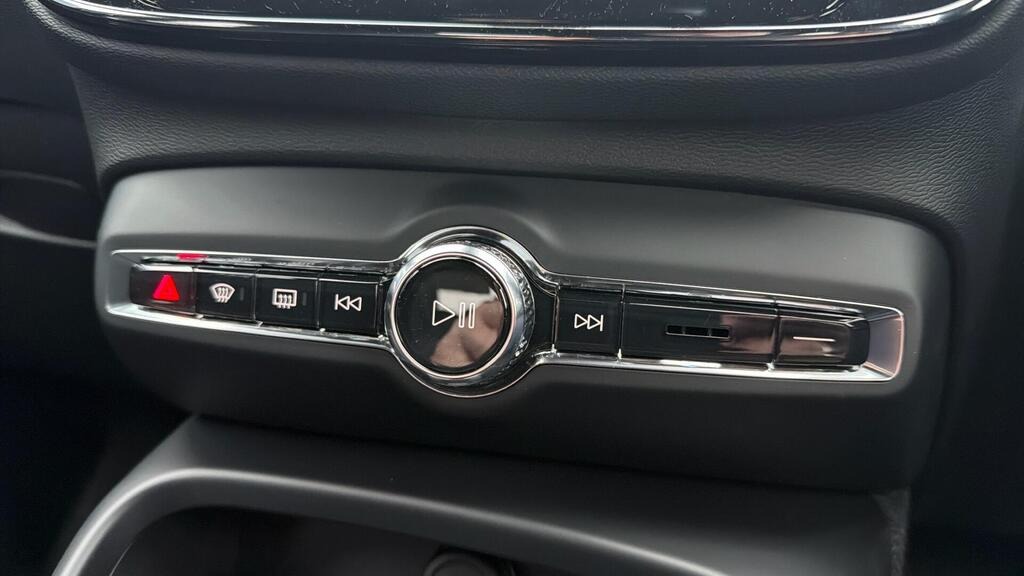 Used Volvo XC40 2025 for sale - 77953817: Photo 33