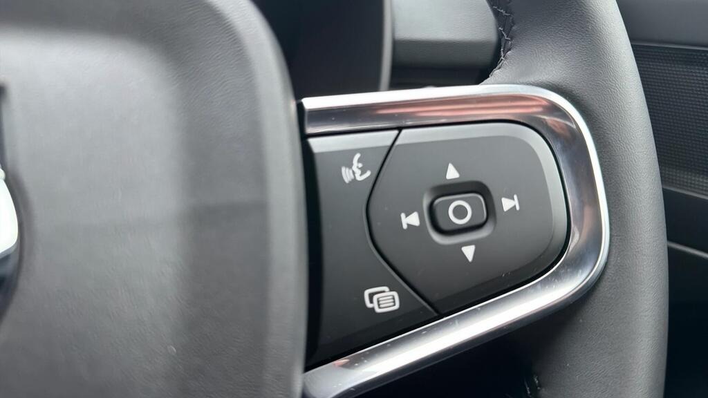 Used Volvo XC40 2025 for sale - 77953817: Photo 39