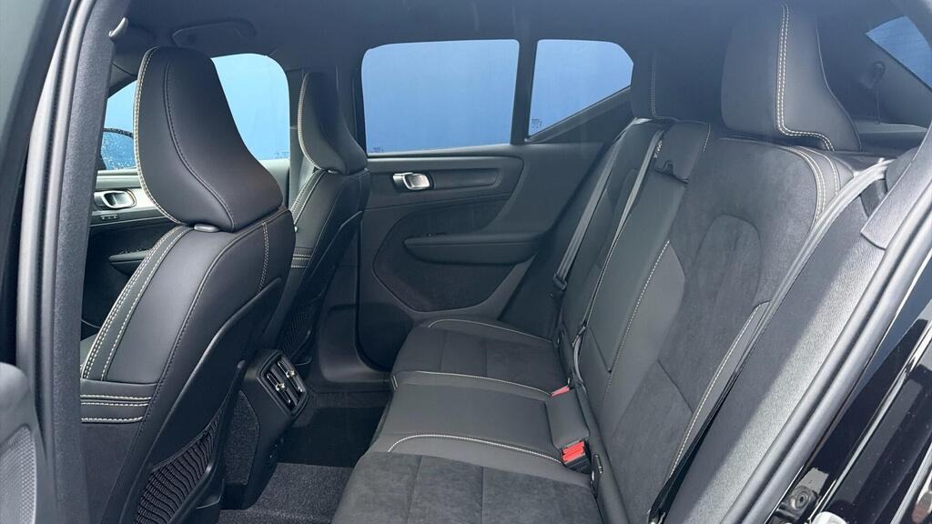 Used Volvo XC40 2025 for sale - 77953817: Photo 41