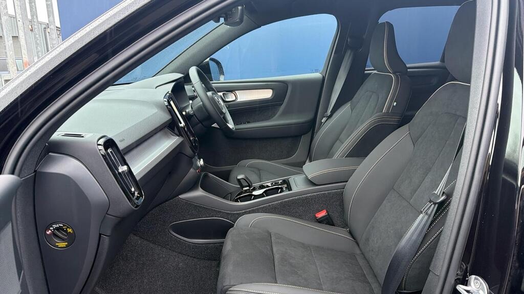 Used Volvo XC40 2025 for sale - 77953817: Photo 43