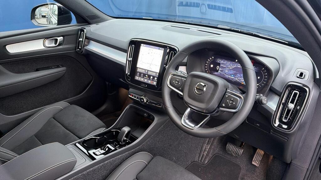 Used Volvo XC40 2025 for sale - 77953817: Photo 47