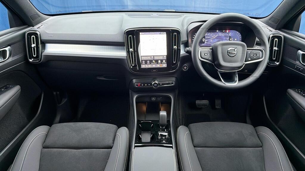 Used Volvo XC40 2025 for sale - 77953817: Photo 48