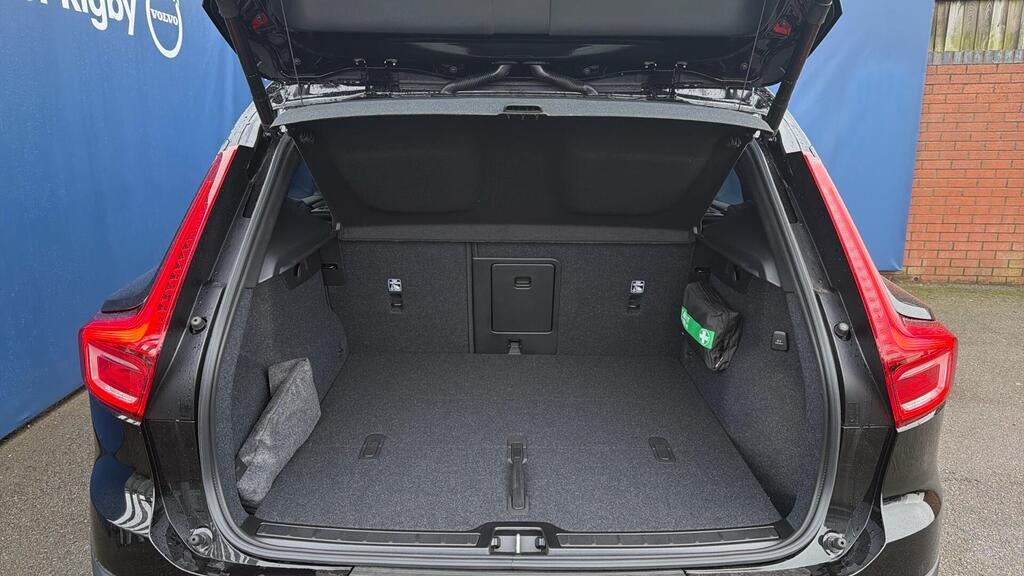 Used Volvo XC40 2025 for sale - 77953817: Photo 6