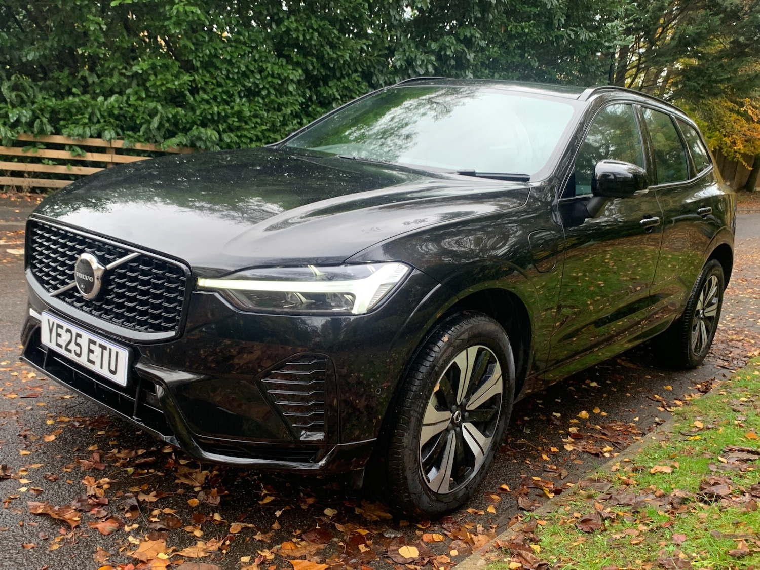 Used Volvo XC60 2025 for sale - 76480559: Photo 2