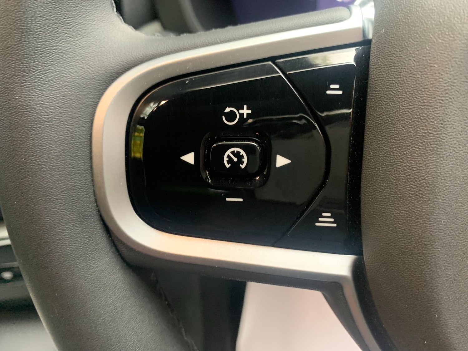 Used Volvo XC60 2025 for sale - 76480559: Photo 27